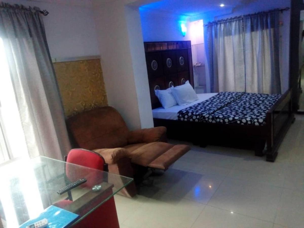 Theodawn Hotels @ Suite 29 이케야 외부 사진