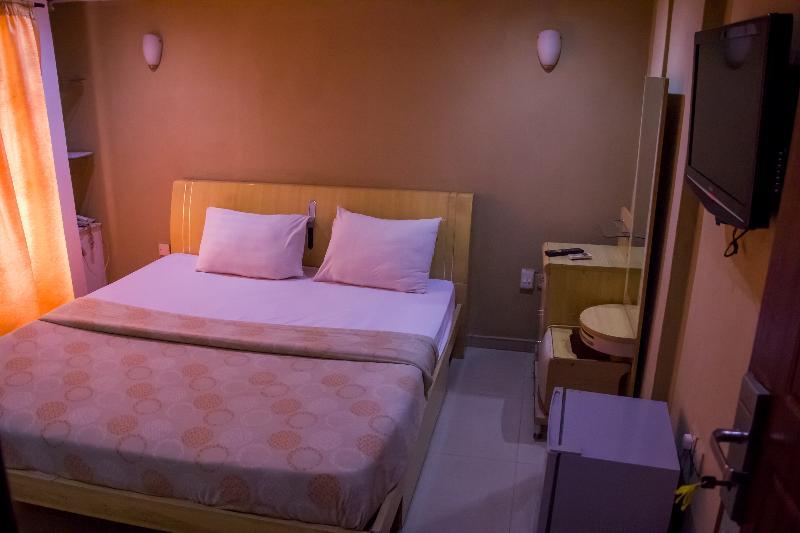 Theodawn Hotels @ Suite 29 이케야 외부 사진