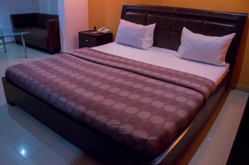 Theodawn Hotels @ Suite 29 이케야 외부 사진