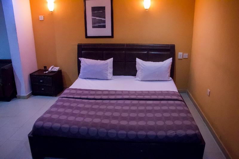 Theodawn Hotels @ Suite 29 이케야 외부 사진