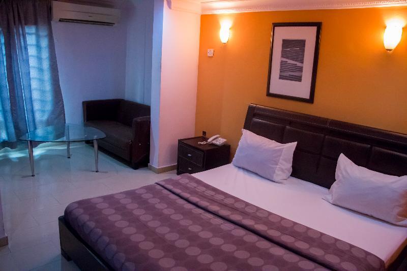 Theodawn Hotels @ Suite 29 이케야 외부 사진