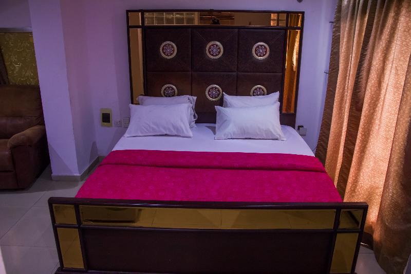 Theodawn Hotels @ Suite 29 이케야 외부 사진