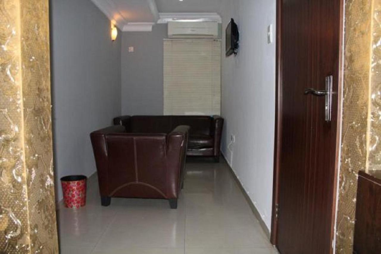 Theodawn Hotels @ Suite 29 이케야 외부 사진