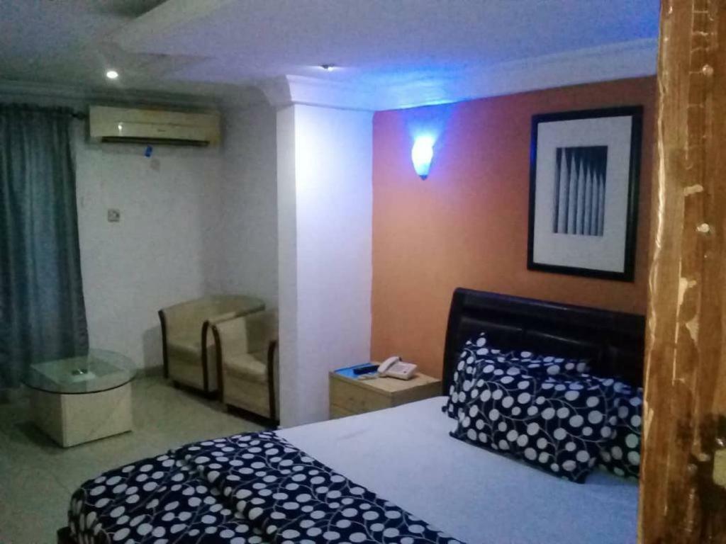 Theodawn Hotels @ Suite 29 이케야 외부 사진